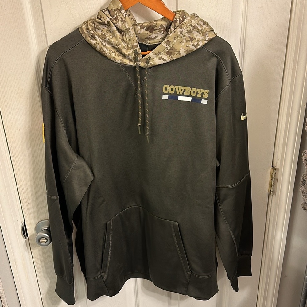Dallas Cowboys Nike Salute to Service Hoodie